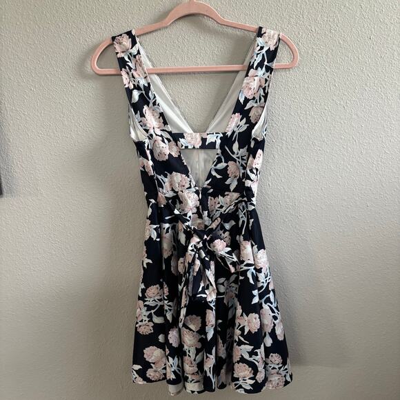 Akira Chicago Black Label Floral Print A-Line Mini Dress Women's Size Medium - Picture 3 of 9